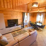 Wooden Baznik With Hot Tub Dom wakacyjny