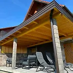Dom wakacyjny Wooden Baznik With Hot Tub *