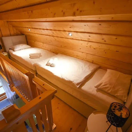 Wooden Baznik With Hot Tub Feriehus Cerklje ob Krki