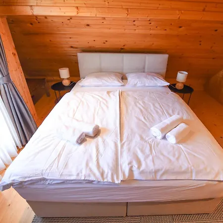 Wooden Baznik With Hot Tub 別荘 Cerklje ob Krki
