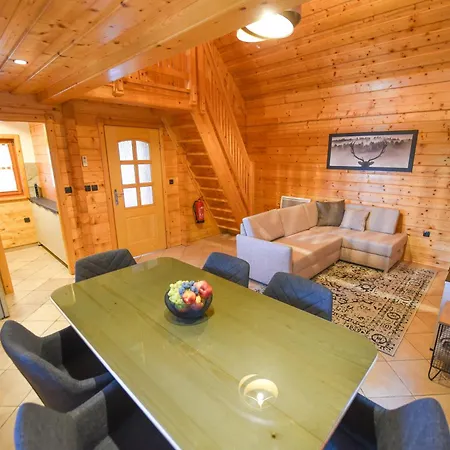 Wooden Baznik With Hot Tub Feriehus