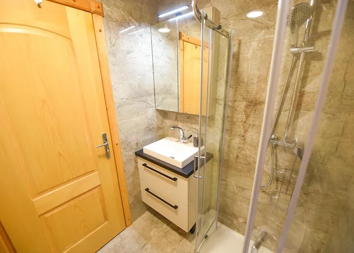 Prázdninový dům Wooden Baznik With Hot Tub