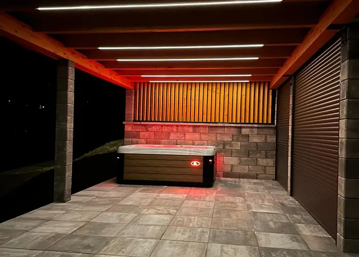 Prázdninový dům Wooden Baznik With Hot Tub *